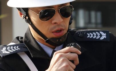 為什么對講機的天線在機身外部？