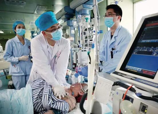 論ICU病房，對(duì)講機(jī)通信撐起救援“生命線”